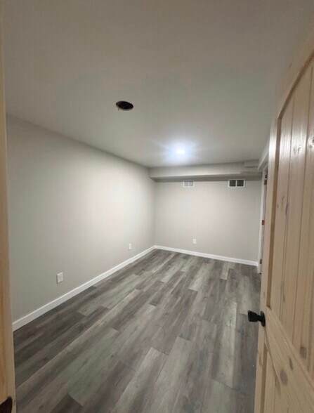 More Photos Of 330-336 E Main St, Twin Lakes General Retail For Lease