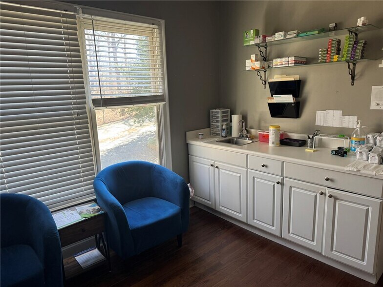 More Photos Of 865 Old Clemson Hwy, Seneca Office For Sale