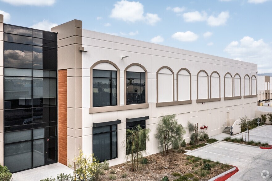 More Photos Of 4416 Azusa Canyon Rd, Irwindale Distribution For Sale