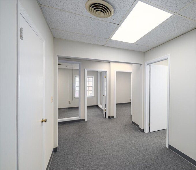 More Photos Of 18 Bank St, Summit Medical For Lease