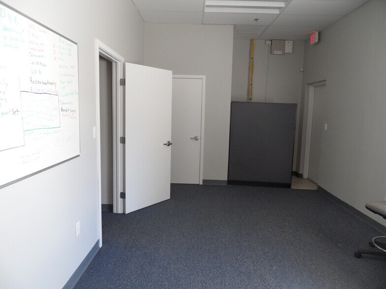 More Photos Of 1507 Park Center Dr, Orlando Office For Lease
