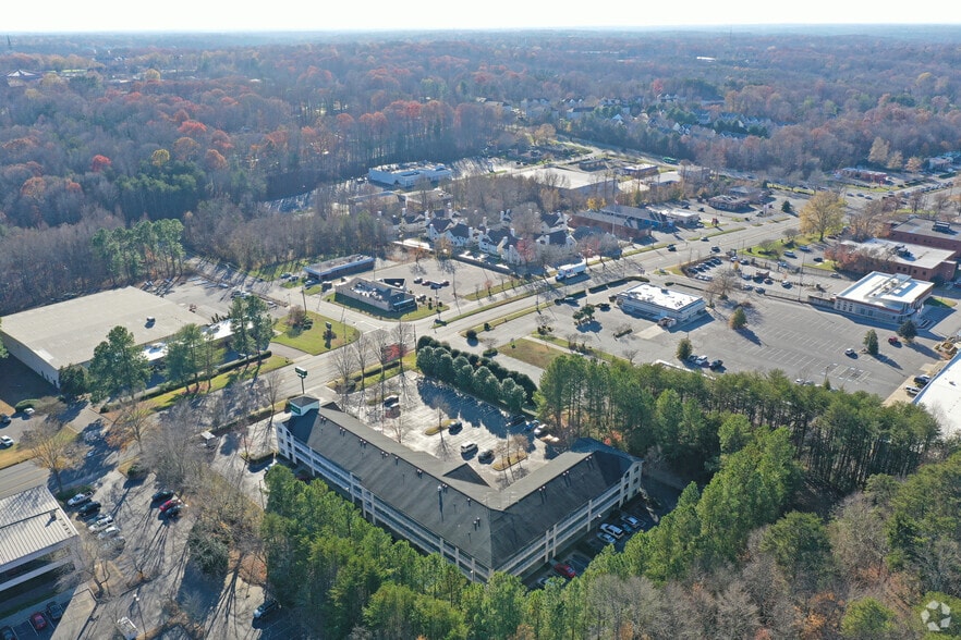 More Photos Of 7910 N Point Blvd, Winston-Salem Hotel For Sale