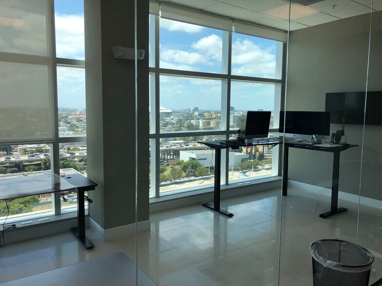 More Photos Of 175 SW 7th St, Miami Medical For Lease
