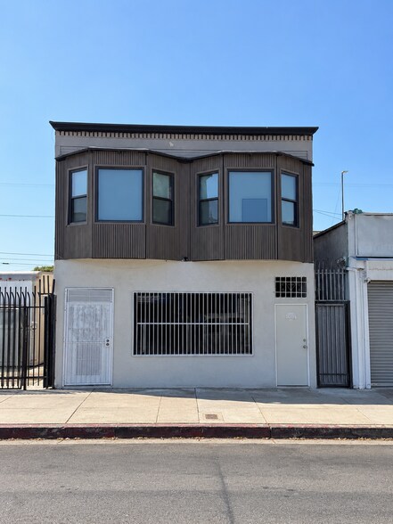 More Photos Of 5911 S Broadway, Los Angeles Storefront Retail Residential For Sale