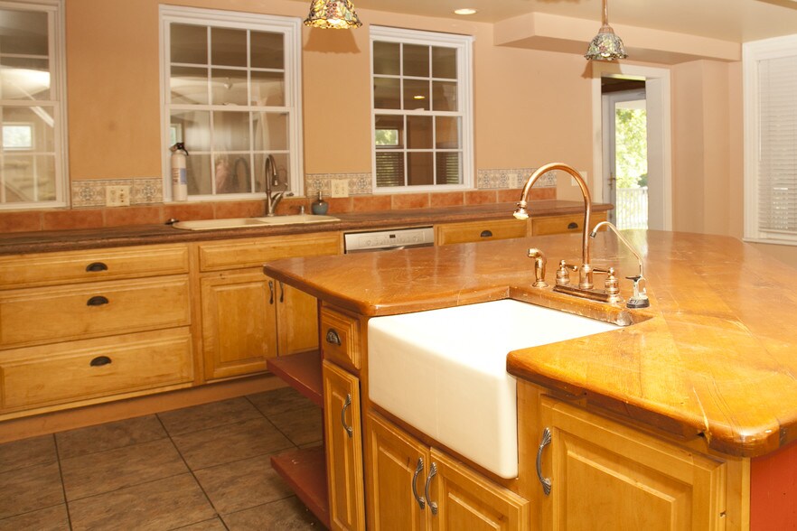 More Photos Of 2057 State Route 96, Trumansburg Hotel For Sale