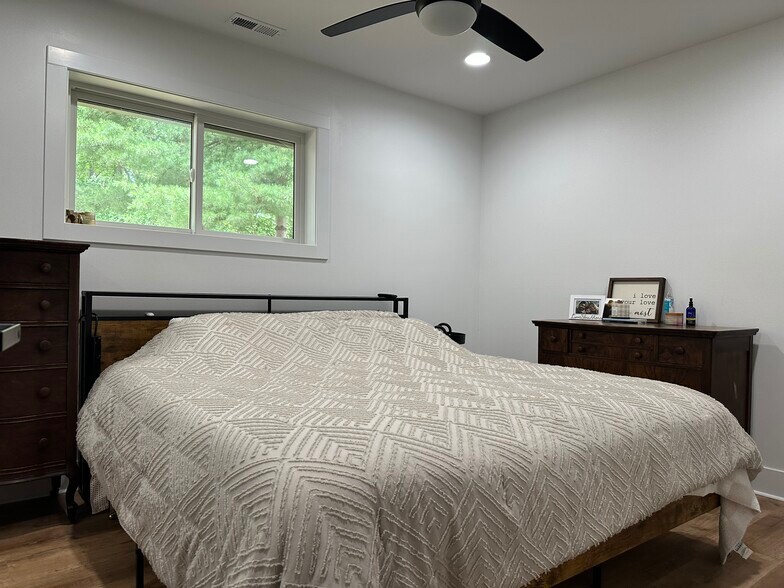 More Photos Of 10931 Telegraph Rd, Erie Flex For Sale