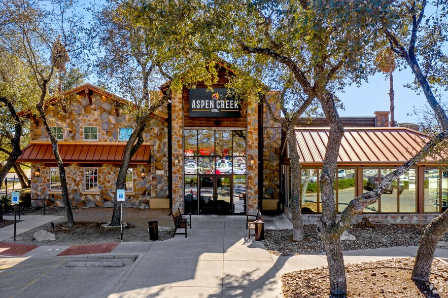 More Photos Of 11309-11323 Bandera Rd, San Antonio Unknown For Lease