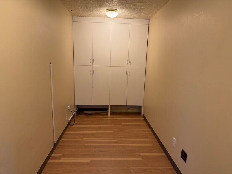 More Photos Of 1000 Willagillespie Rd, Eugene Office For Lease
