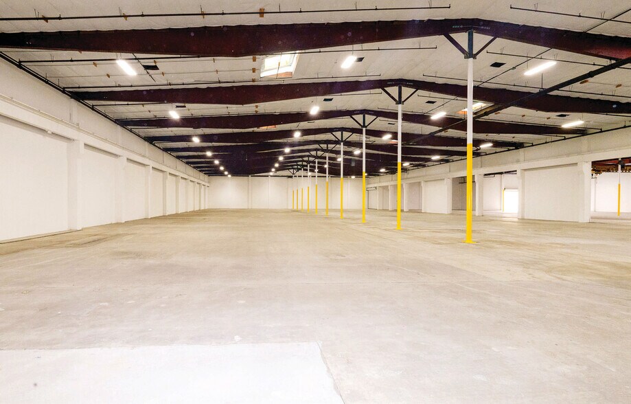 More Photos Of 6466 Gayhart St, Commerce Warehouse For Sale