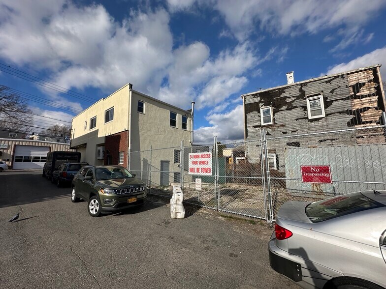 More Photos Of 20 Fullerton Ave, Yonkers Light Manufacturing For Lease