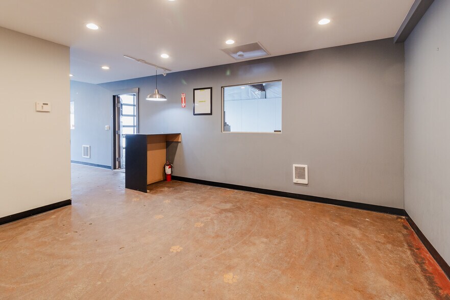 More Photos Of 2021-2033 NE Martin Luther King Jr Blvd, Portland Freestanding For Lease