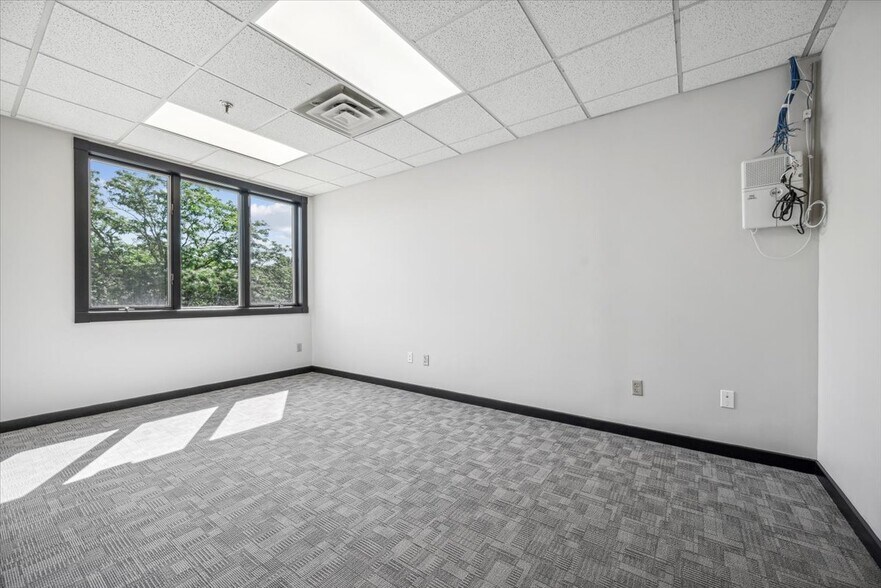 More Photos Of 775 Mountain Blvd, Watchung Office For Lease