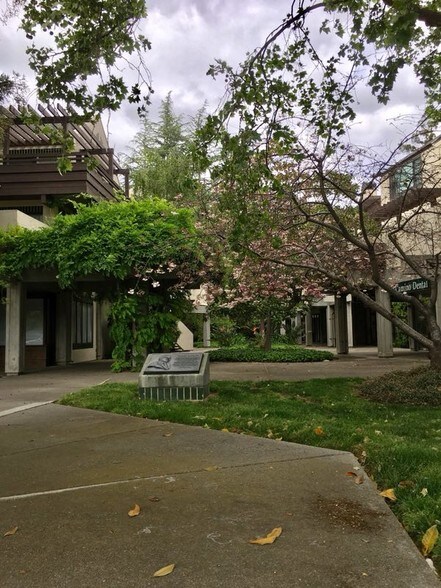 More Photos Of 100 W El Camino Real, Mountain View Office For Lease