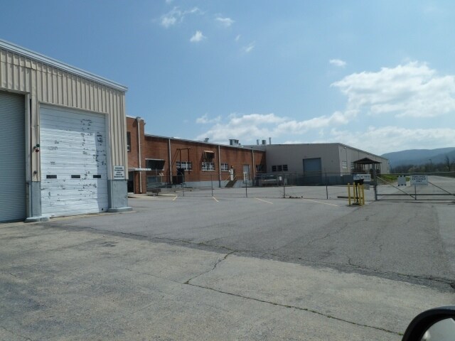More Photos Of 345 E Marshall St, Wytheville Manufacturing For Lease