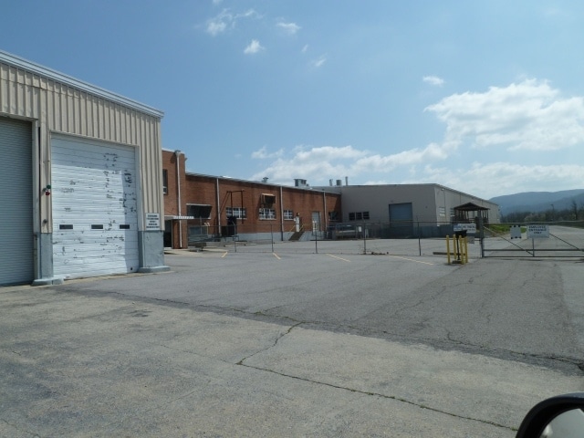 More Photos Of 345 E Marshall St, Wytheville Manufacturing For Sale
