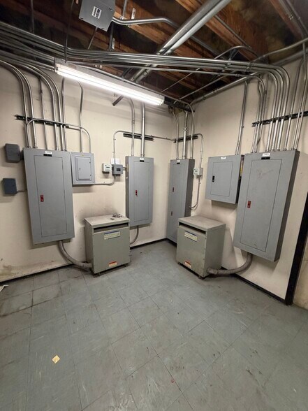 More Photos Of 1151 W 5th St, Azusa Medical For Sale