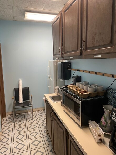 More Photos Of 2949 Elmwood Ave, Buffalo Medical For Lease