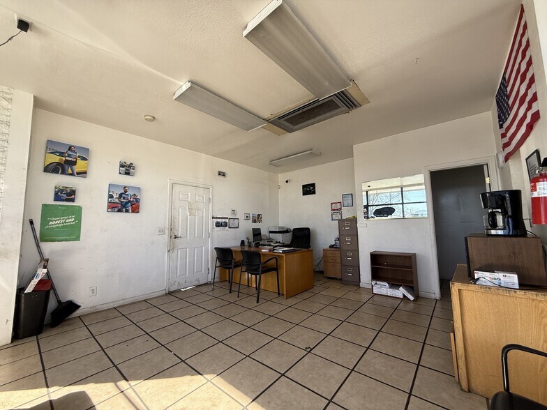 More Photos Of 395 Sheridan Blvd, Lakewood Auto Repair For Sale