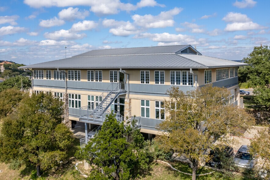 More Photos Of 8121 Bee Caves Rd, Austin Office For Lease