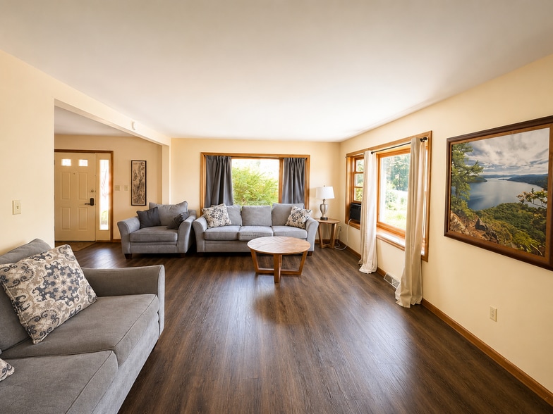 More Photos Of 1545 Us-9, Lake George Hotel For Sale