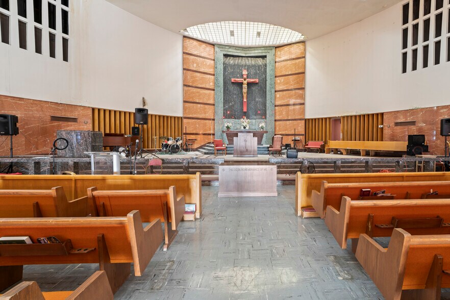 More Photos Of 6815 Page Ave, Saint Louis Religious Facility For Sale