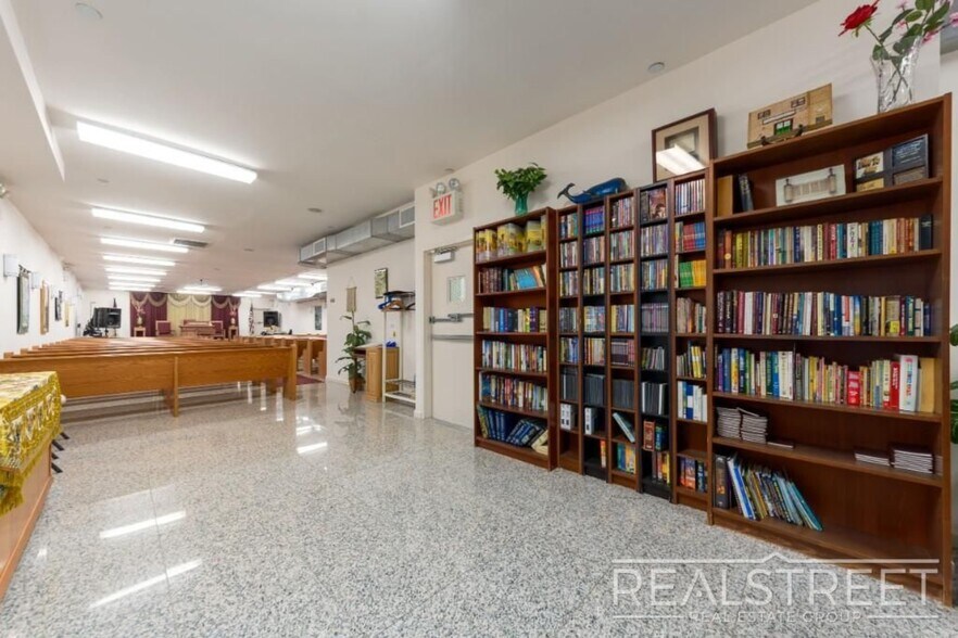 More Photos Of 90 Moore St, Brooklyn Apartments For Sale