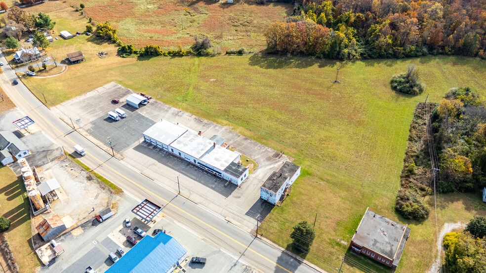 More Photos Of 1336 Main St, Dillwyn Auto Dealership For Sale