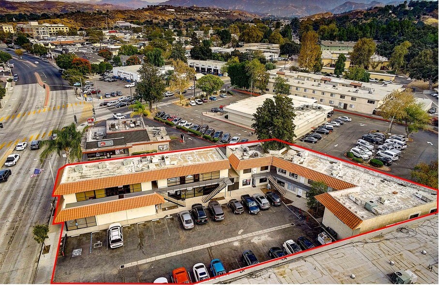 More Photos Of 22916 Lyons Ave, Santa Clarita Storefront Retail Office For Lease