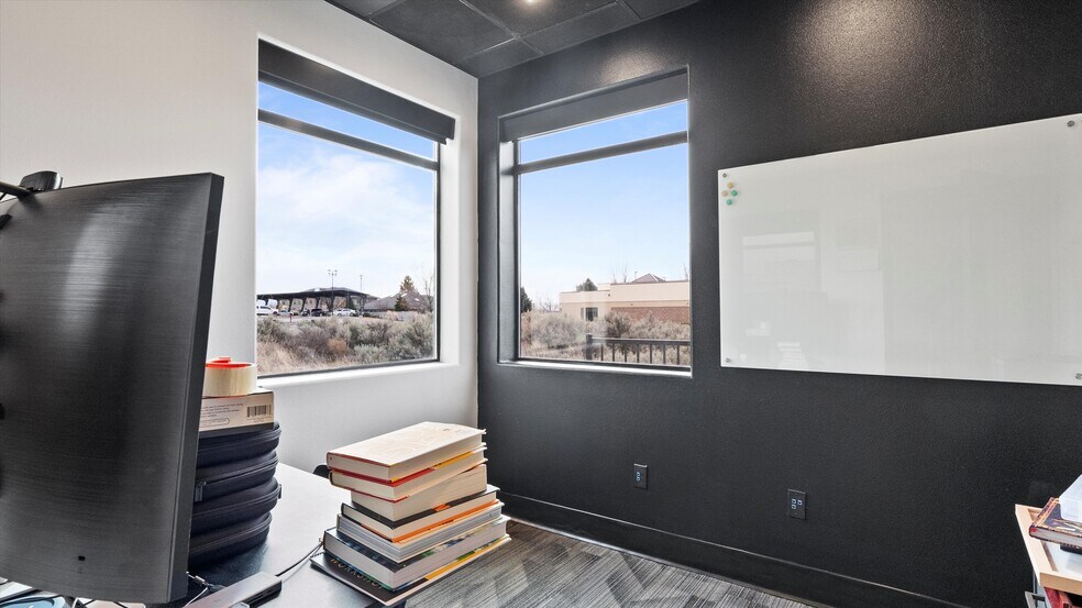 More Photos Of 5808 Bedford St, Pasco Office For Sale