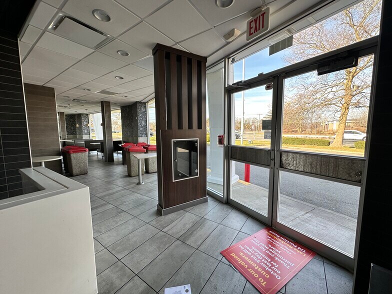 More Photos Of 3850 Veterans Memorial Hwy, Bohemia Fast Food For Lease