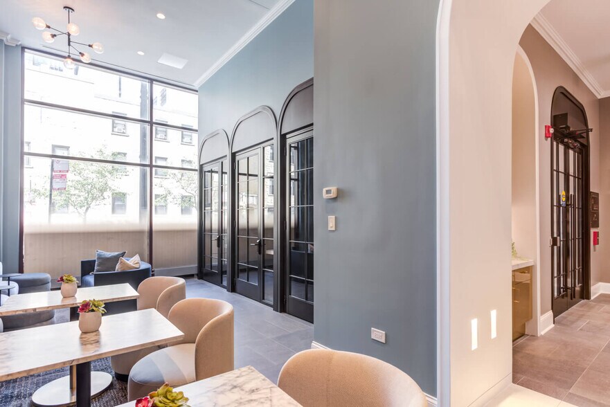 More Photos Of 747 N Wabash Ave, Chicago Apartments For Lease