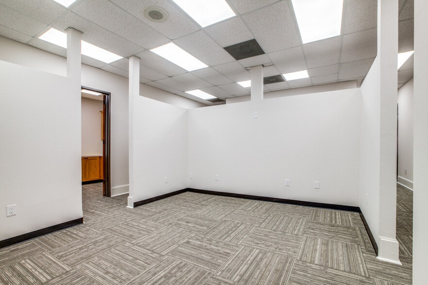More Photos Of 4779-4781 S Main St, Stafford Office For Lease