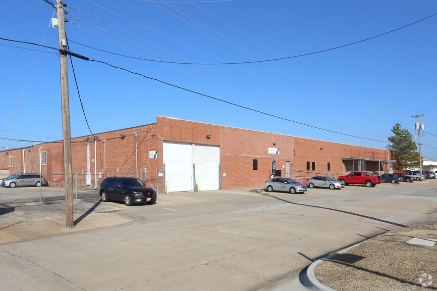 More Photos Of 317 NE 31st St, Oklahoma City Distribution For Sale