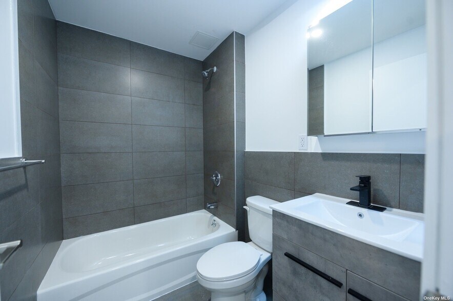 More Photos Of 5615 Van Cleef St, Flushing Apartments For Sale