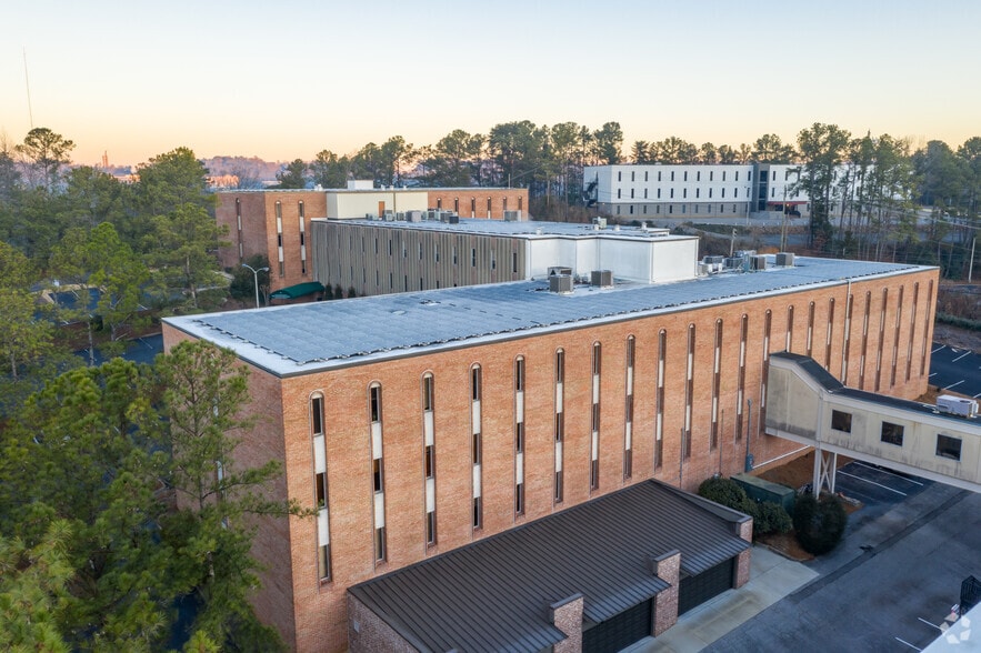 More Photos Of 400 Office Park Dr, Birmingham Office For Sale