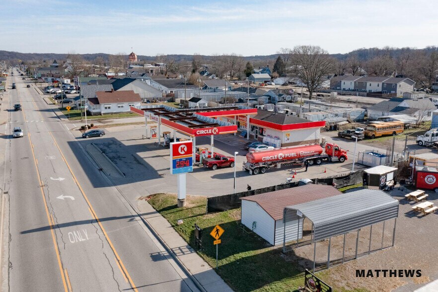 More Photos Of 404 W Morgan St, Spencer Convenience Store For Sale