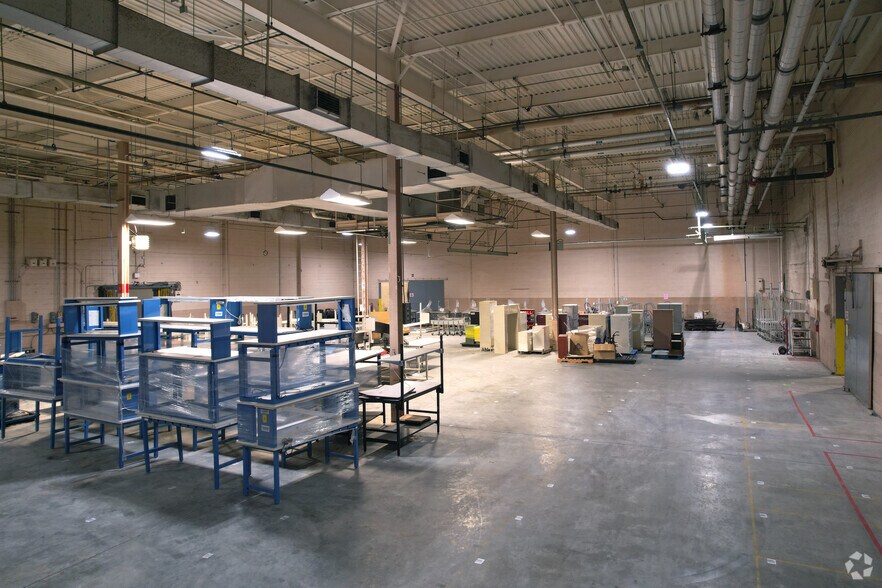 More Photos Of 572 S New St, Eden Distribution For Lease