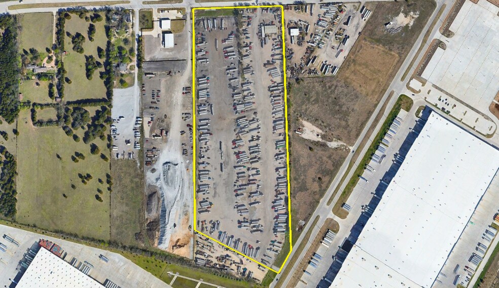 Primary Photo Of 4050 Telephone Rd, Dallas Warehouse For Lease