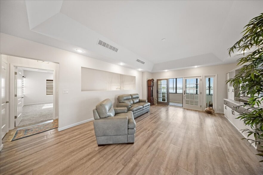 More Photos Of 808 E 10th St, Kansas City Flex For Sale