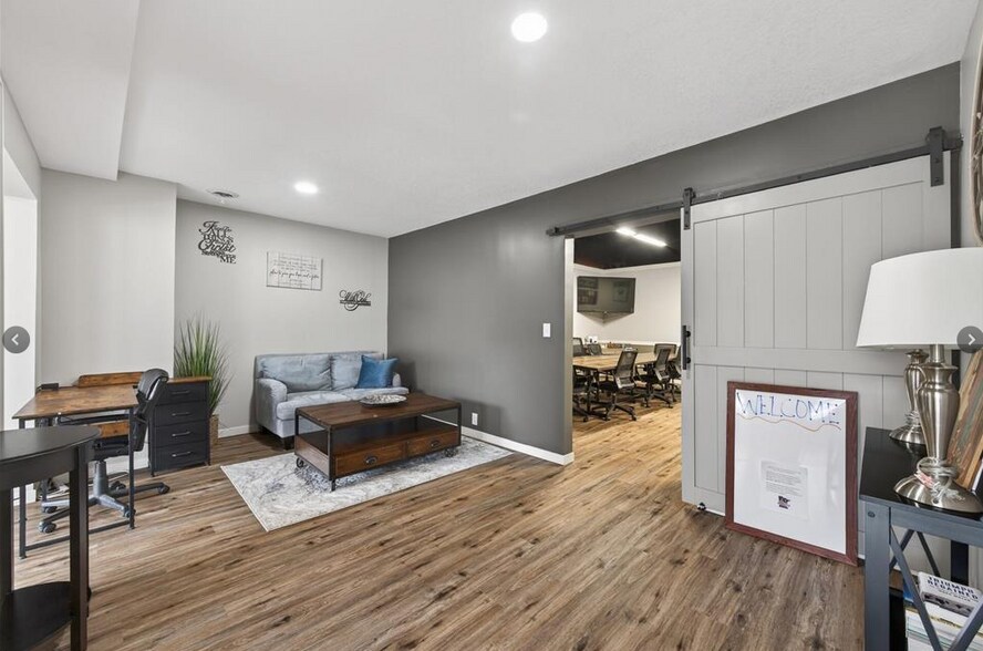 More Photos Of 6434 Main St, North Branch Office For Lease