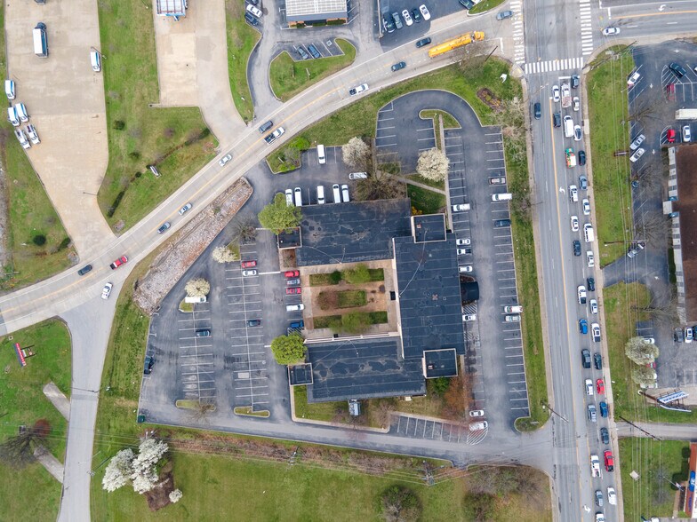 More Photos Of 1451 Elm Hill Pike, Nashville Office For Sale