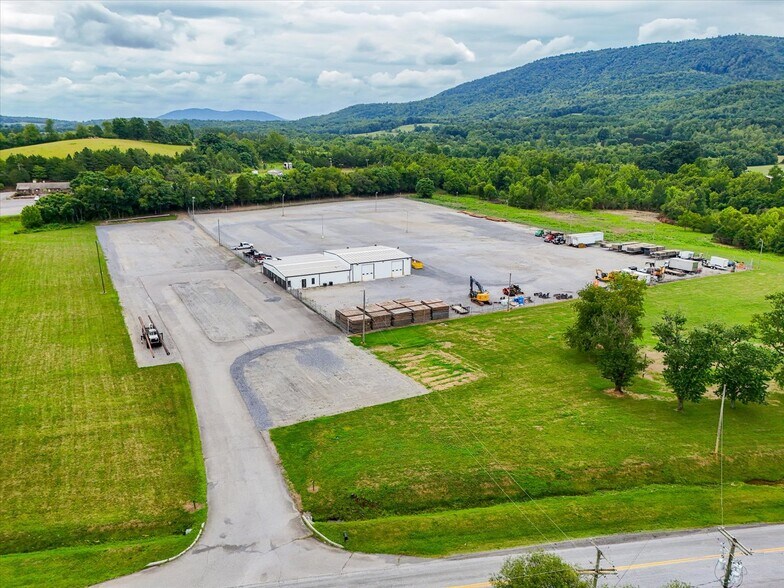 More Photos Of 1062 Mountain View Church Rd, Blue Ridge Flex For Lease