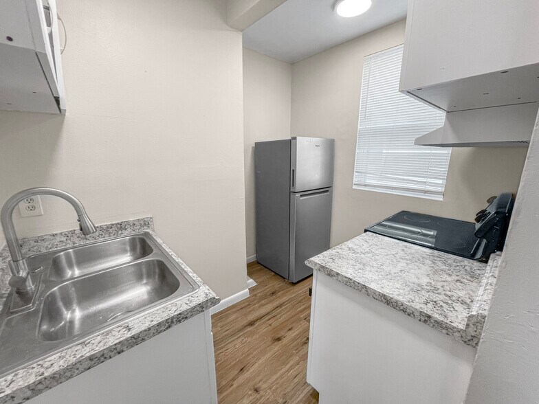 More Photos Of 321 W Ianthe St, Tavares Multifamily For Sale