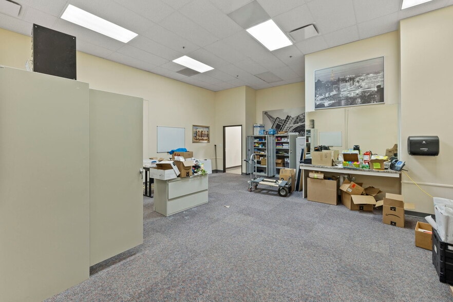 More Photos Of 6436 S Hwy 85-87, Colorado Springs General Retail For Sale