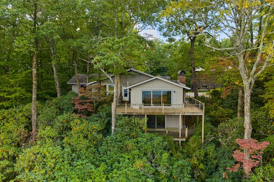 More Photos Of 243 Ridgeline Dr, Brevard Specialty For Sale