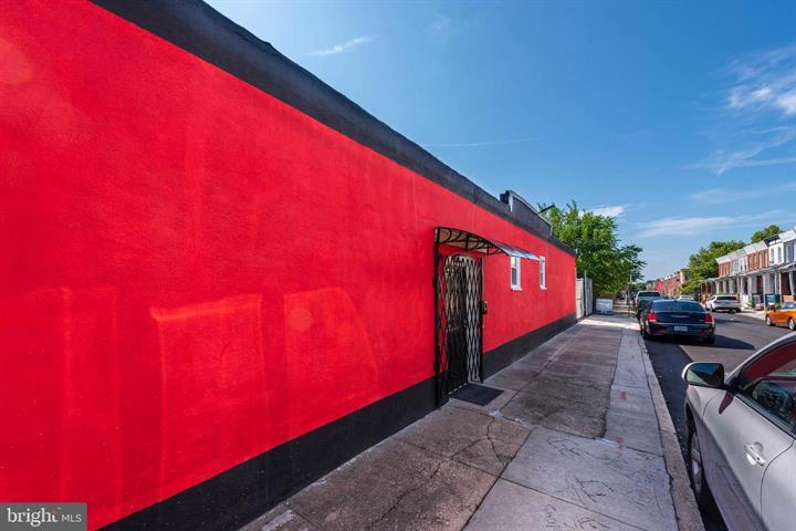 More Photos Of 625 N Streeper St, Baltimore Light Distribution For Sale