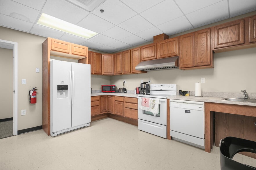 More Photos Of 3310 Shannon Park Dr, Fredericksburg Office For Sale