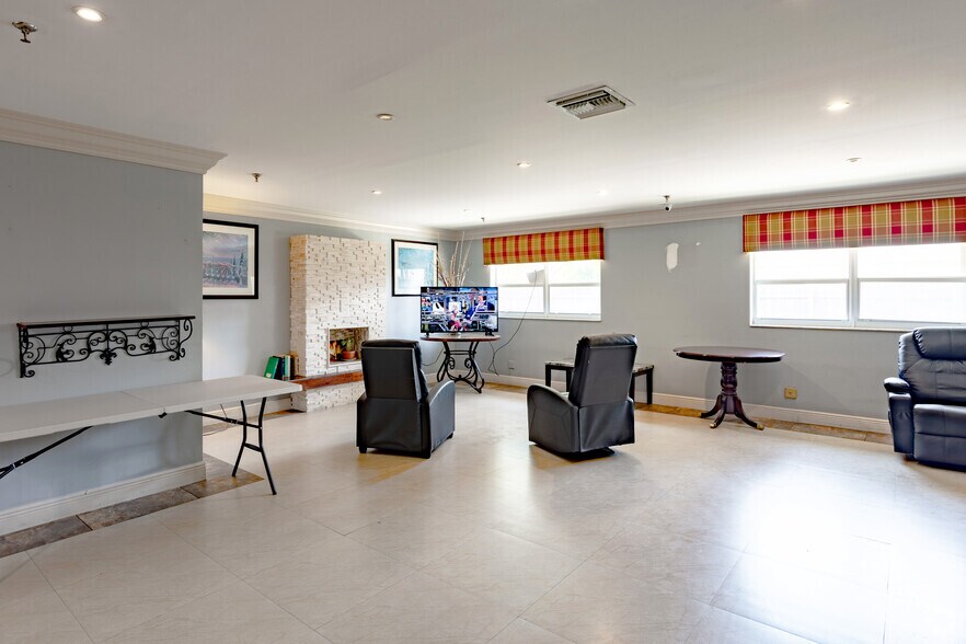 More Photos Of 1708 NE 4th St, Boynton Beach Assisted Living For Sale