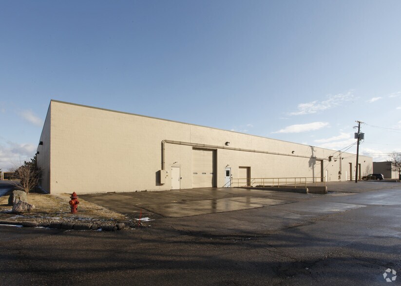 More Photos Of 1324-1346 Rankin Dr, Troy Light Manufacturing For Lease