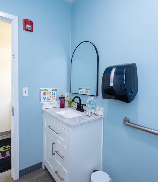 More Photos Of 36 Sparhawk St, Amesbury Daycare Center For Sale